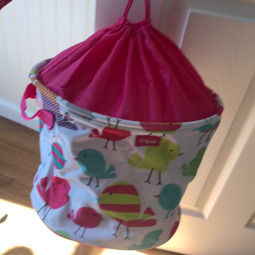 Round cinch-top bin